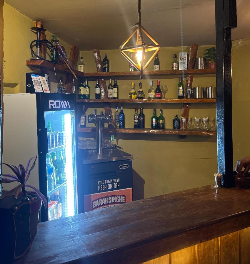 Hotel Tharu Garden And Beer Bar Chitwan Extérieur photo
