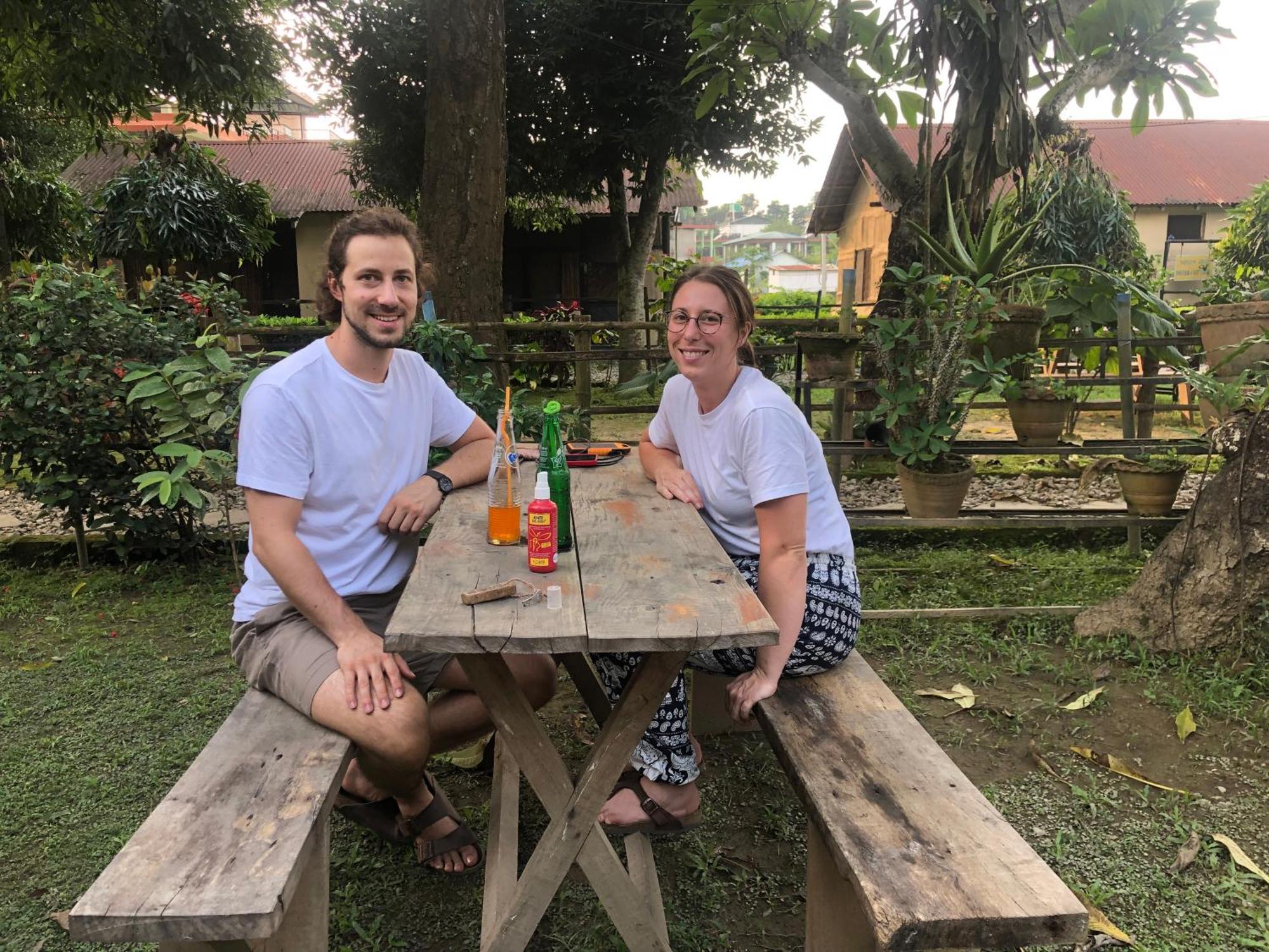 Hotel Tharu Garden And Beer Bar Chitwan Extérieur photo