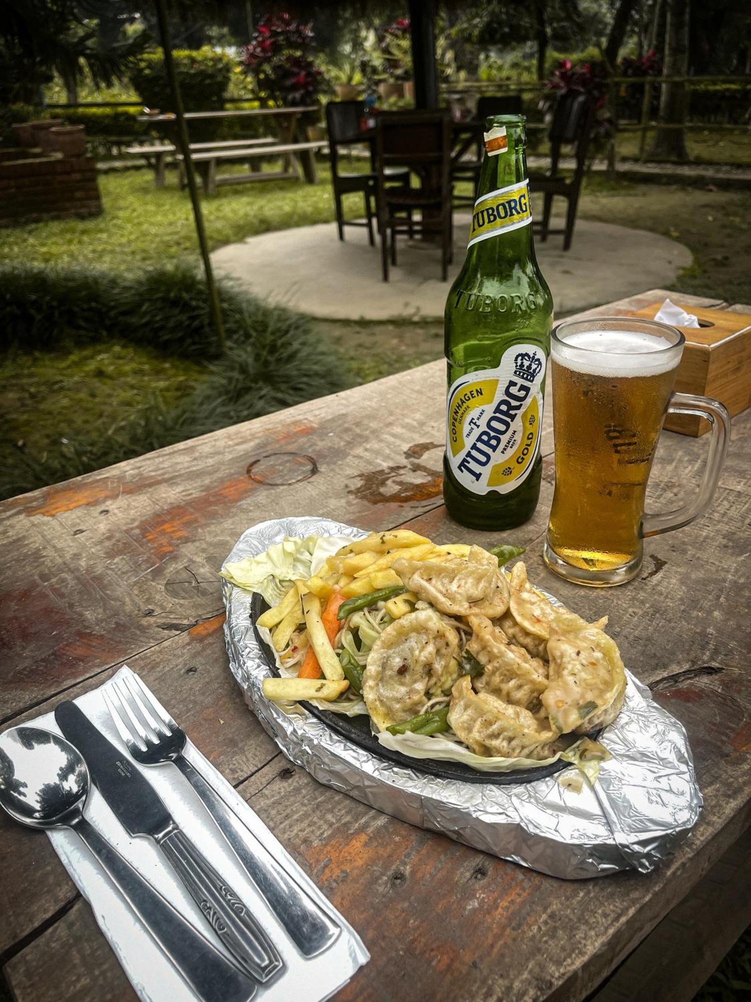 Hotel Tharu Garden And Beer Bar Chitwan Extérieur photo